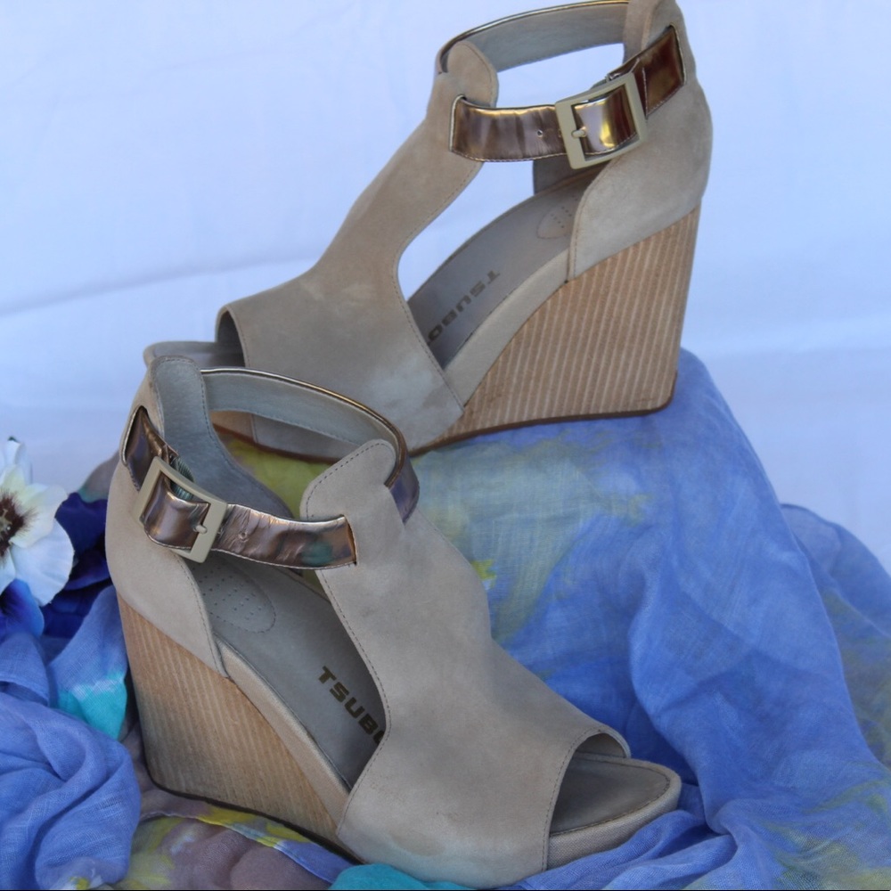 Tsubo Tan Suede Wedge Sandal size 8